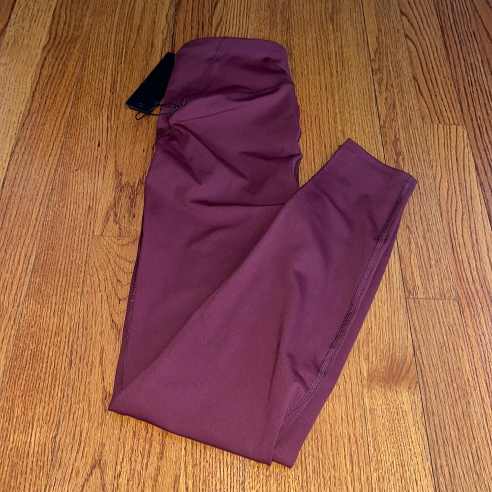 NWT Mono b Woman’s Maroon Leggings Size M